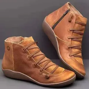 Women's Boots: Short Winter Lace-Up Leather Boots 2024